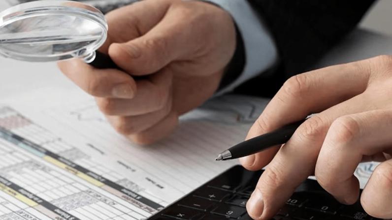 Juíza nega revisão de contrato bancário com juros inferiores ao triplo da média de mercado