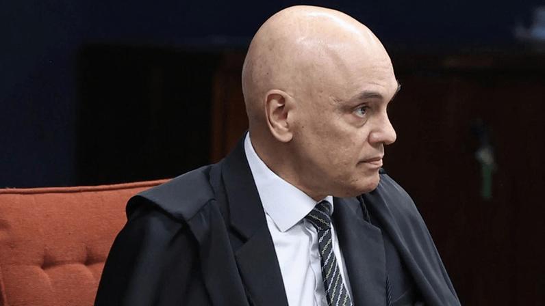 Alexandre de Moraes votou para anular decisões que afastaram lei do Paraná sobre progressão de servidores sem fundamentação constitucional adequada.