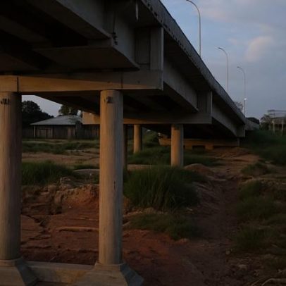 Ponte no Acre desaba e deixa juiz aposentado ferido