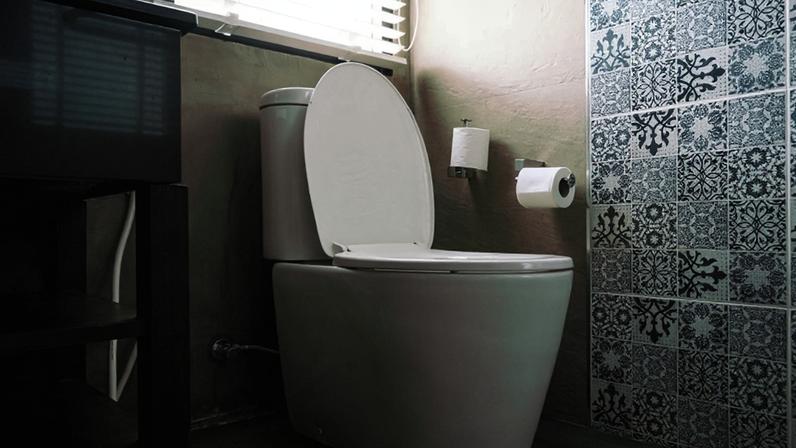 Pais de menina morta após vaso sanitário se desprender de piso receberão R$ 80 mil.