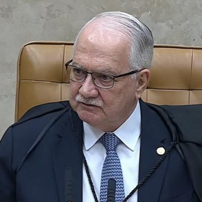 Fachin alerta advogado sobre exigência de beca para sustentação no STF
