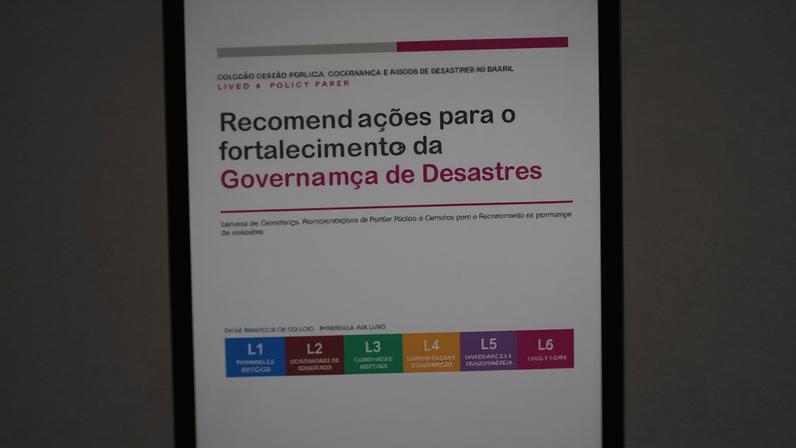 Levantamento identifica falhas estruturais na gestão de desastres climáticos no país.