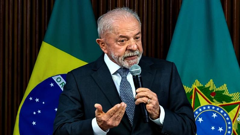 Lula sancionou a nova lei das SAFs, mas vetou dispositivos sobre patrimônio e dívidas.