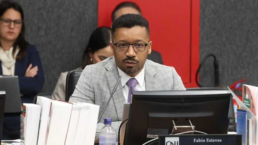 Conselheiro Fabio Esteves apresentou no CNJ proposta para regulamentar alvará de influenciadores mirins.