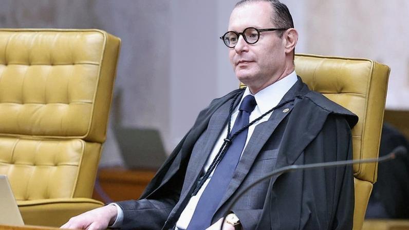 Detração penal: Ministro Cristiano Zanin vota para permitir que período de recolhimento domiciliar noturno seja abatido da pena