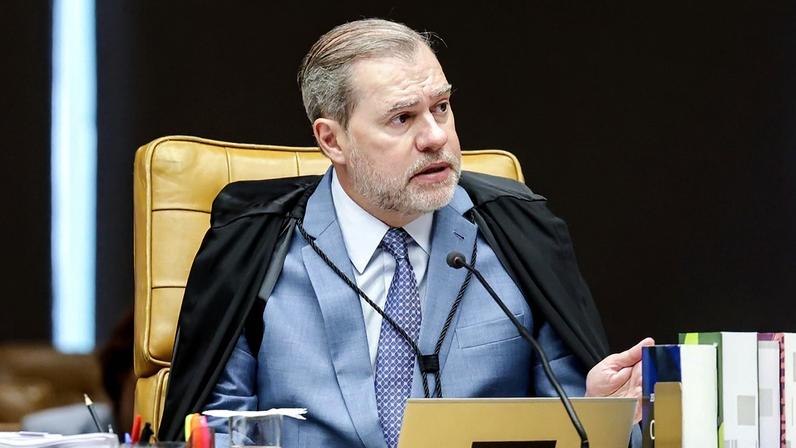 Ministro Dias Toffoli considerou que a extradição poderia causar prejuízos graves à filha brasileira menor da extraditanda.