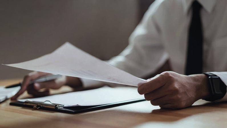 Juíza defere produção antecipada de prova documental em caso de suposta fraude fiscal e bancária.