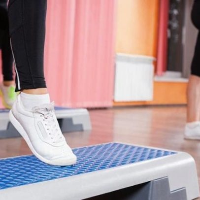 Academia indenizará aluna que fraturou durante aula de step