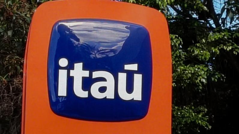 TST condenou Itaú a indenizar bancária em R$ 5 mil por divulgar ranking de produtividade de empregados.