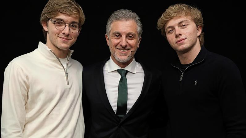 Luciano Huck entre Joaquim e Benício: todo pai quer o melhor para os filhos, e esse melhor custa caro