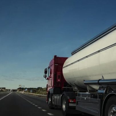 Frete rodoviário recua após pico da soja, permanece 18,6% acima de 2025
