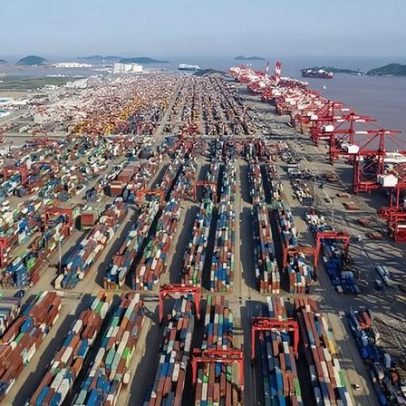 China apreende 75.000 caixas de álcool falsificado