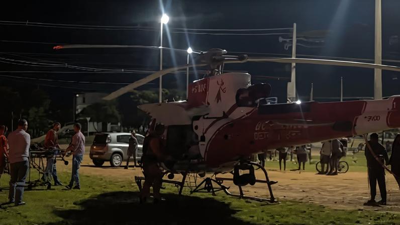 Idoso esfaqueado pelo próprio filho é levado de helicóptero a hospital