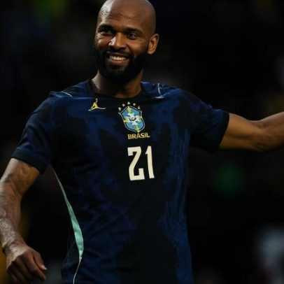 Mattos diz que Igor Thiago errou domínios que atacante da seleção não pode errar