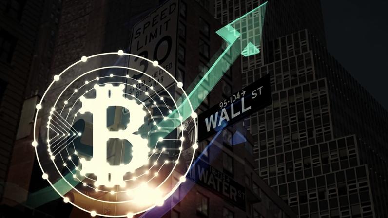 ilustração logo do Bitcoin à frente de edifícios de Wall Street -tema criptomoedas
