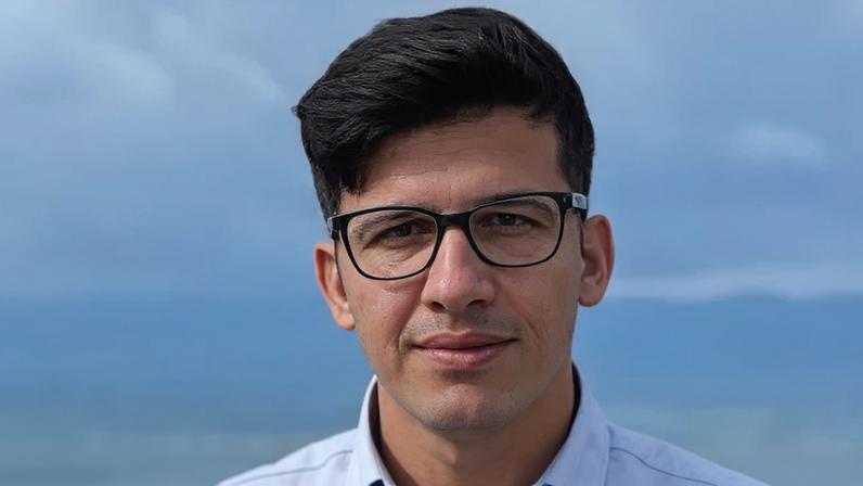 Amir-Ali Minae estava preso há dois anos no Irã sem direito a fazer ligações, nem mesmo para a família (foto: Article 18)