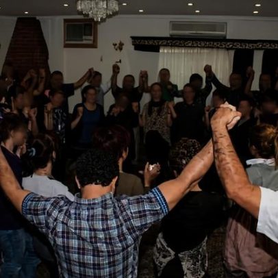 Irã fecha 50 mil mesquitas; cristianismo em crescimento