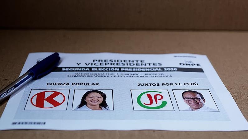 Votação do segundo turno no Peru, entre Keiko Fujimori e Roberto Sánchez, em Lima