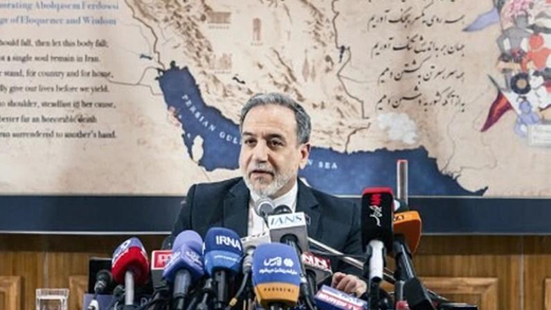 ministro das Relações Exteriores do Irã, Abbas Araghchi, participa de uma coletiva de imprensa em Nova Delhi, Índia, em 15 de maio.