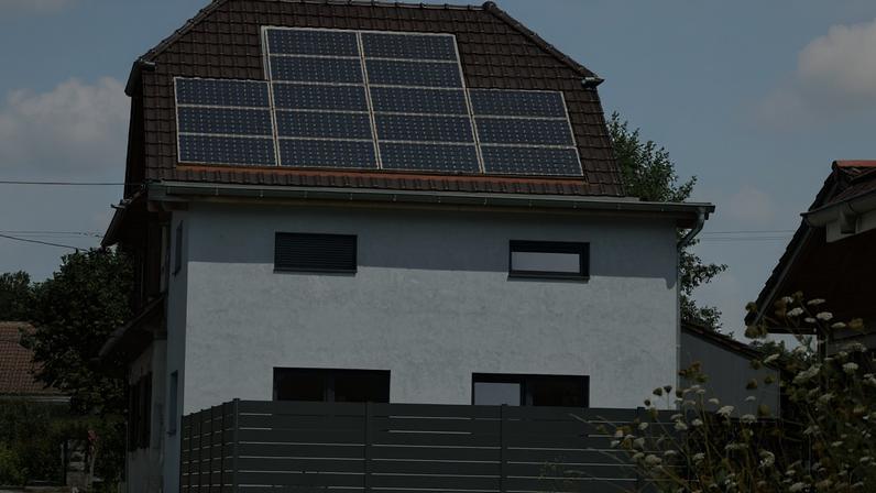 Geração de energia solar em telhados de residências tem desafiado gestão do sistema elétrico pelo ONS.