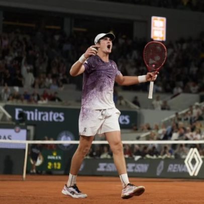 João Fonseca vence Ruud e vai às quartas de Roland Garros