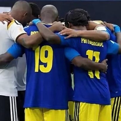 Jogadores de Curaçao oram com alemães após derrota por 7 a 1