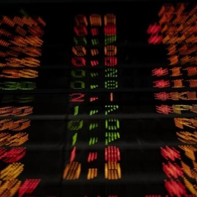 Ibovespa oscila após Copom e Fed; Vale e Petrobras pressionam índice