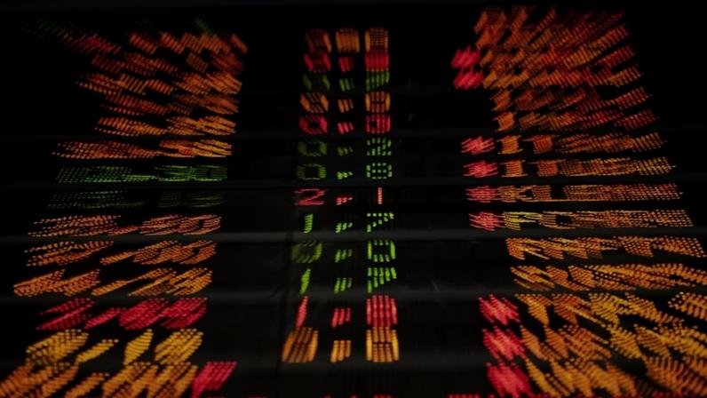 Ibovespa oscila após Copom e Fed; Vale e Petrobras pressionam índice