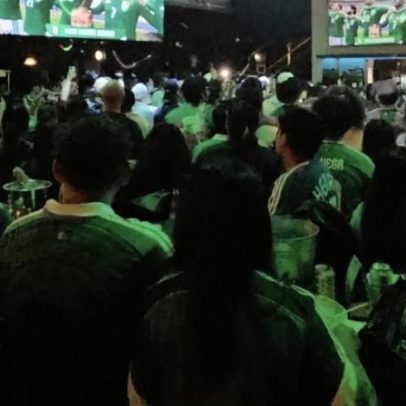 Abertura da Copa: mexicanos em Nova York assistem em bar com hino e esperança