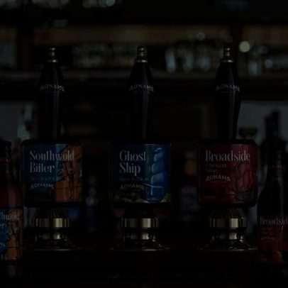Adnams encerra lojas, ajusta empréstimos e projeta futuro