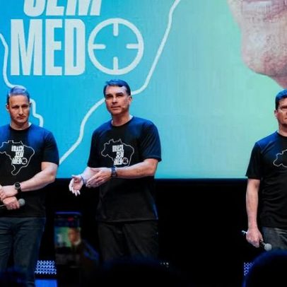 Flávio Bolsonaro lança 12 medidas de segurança pública com potencial eleitoral