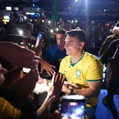 Flávio Bolsonaro defende Neymar e chama Lula de 'presidente em modo avião'