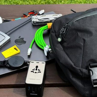 Meus 7 itens essenciais na bolsa de laptop após décadas de trabalho remoto