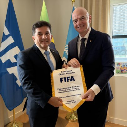 Governo se reúne com presidente da FIFA e garante Brasília na Copa Feminina 2027