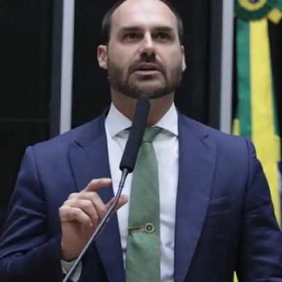 Decisão do STF sobre Eduardo Bolsonaro pressiona campanha de Flávio Bolsonaro