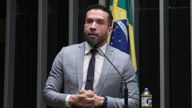 Parlamentar disse acreditar que "vale tudo" para "defender a democracia" e compartilhou táticas. (Foto: Bruno Spada / Câmara dos Deputados)
