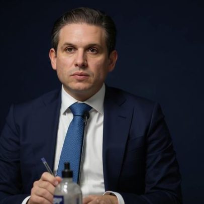 Caso Master mira Hugo Motta; Direita consolida avanço na América Latina