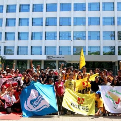 Estudantes encerram greve de quase dois meses na USP