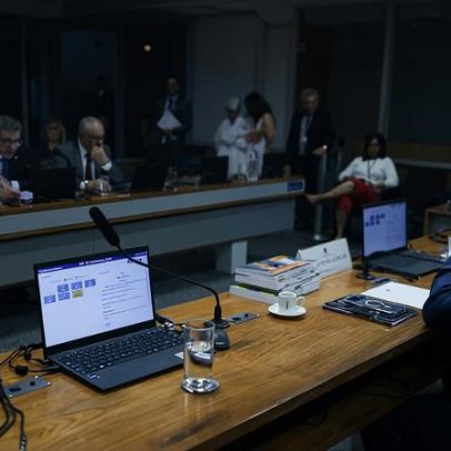 Senadores discutem ritmo de tramitação da PEC do fim da escala 6x1