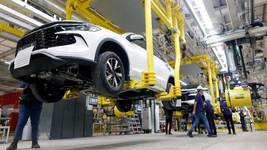 Industriais defendem que a jornada de trabalho seja negociada diretamente entre empresas e funcionários