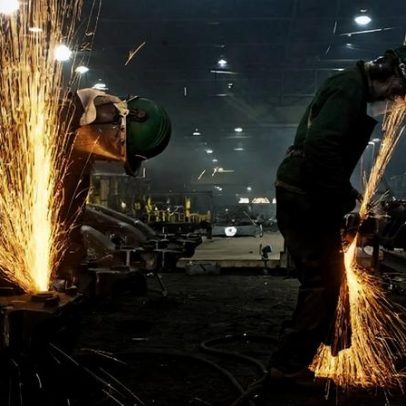 PMI industrial dos EUA sobe para 54 em maio, acima das expectativas