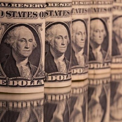 Dólar recua no começo de junho; petróleo e EUA em foco
