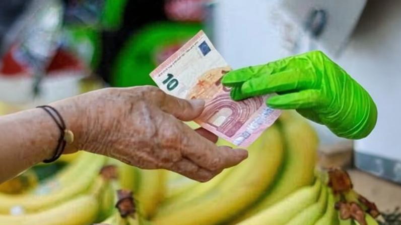 Inflação é menor que em abril, mas acumula 4,72% de alta em 12 meses