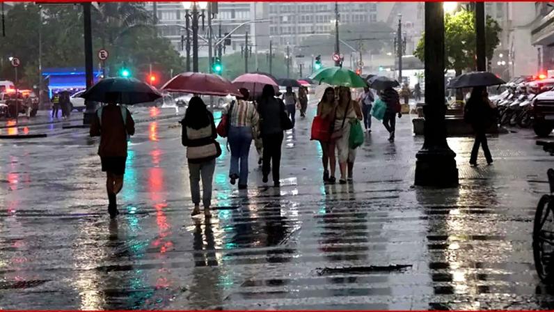 Tempestade atinge a cidade de São Paulo