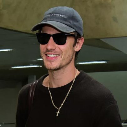 Shawn Mendes chega ao Brasil para ver Bruna Marquezine no Dia dos Namorados