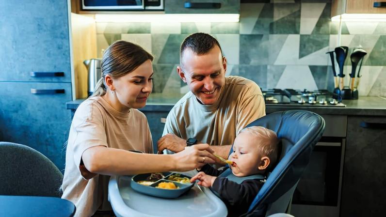 A forma como a introdução alimentar é conduzida pode influenciar o crescimento e o comportamento alimentar da criança