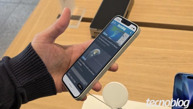 Descubra como funciona os sensores que ajustam a temperatura de cor e brilho das telas dos dispositivos da Apple (foto: Thássius Veloso/Tecnoblog)