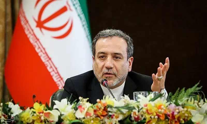 o chanceler do regime islâmico do Irã, Abbas Araqchi. (Foto: Hamed Malekpour/Wikimedia Commons)