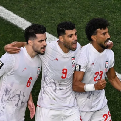 Dos problemas logísticos ao empate eletrizante: como foi a estreia do Irã na Copa