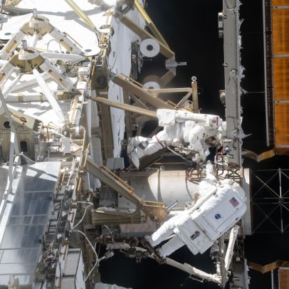 NASA anuncia astronautas para reparo do braço robótico